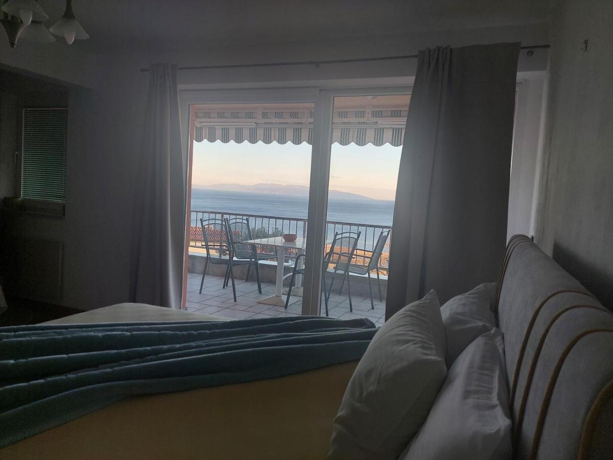 In Azra Appartement