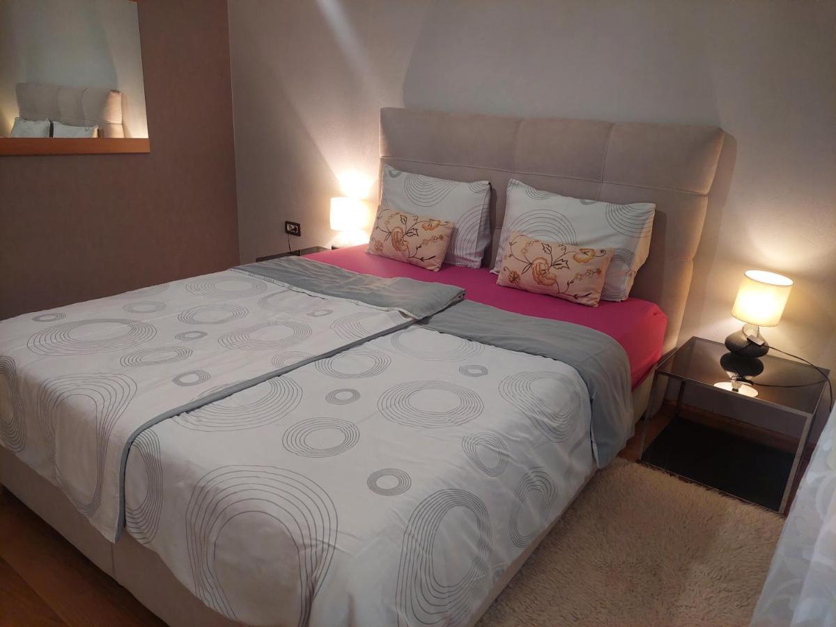 In Azra Appartement *
