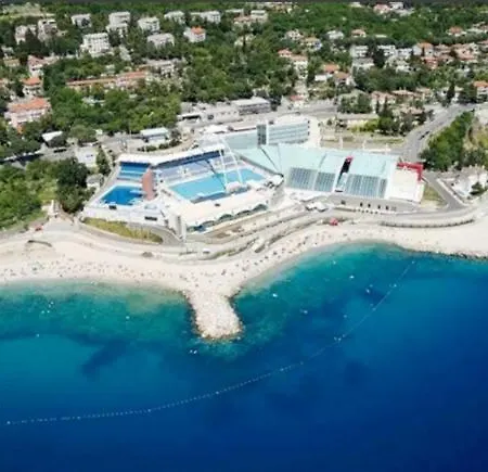 Apartments In Villa Azra Rijeka Exterior photo