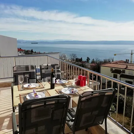 Apartments In Villa Azra Rijeka Exterior photo