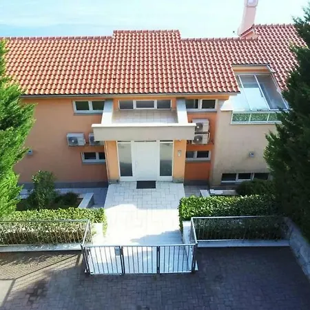 Apartments In Villa Azra Rijeka Exterior photo