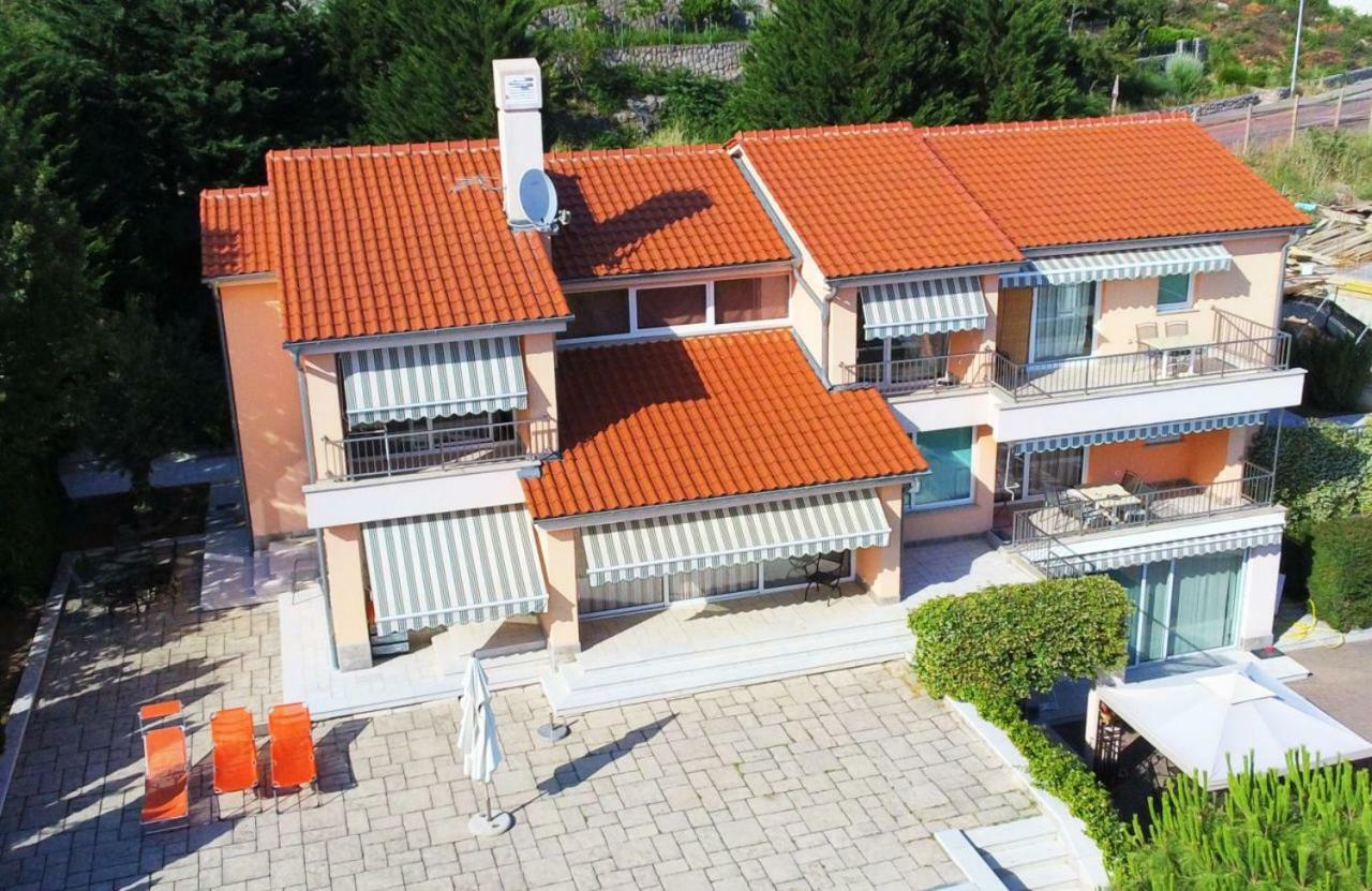 Apartment In Azra